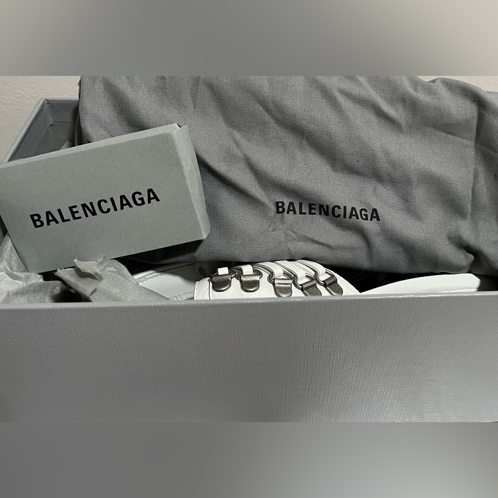 Balenciaga Women's White Sandals with Bow Detail - Made in Italy - 2.5” heel - Picture 3 of 3